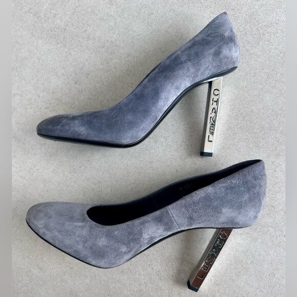 Chanel Logo Embossed Metallic High Heel Grey Suede Pumps EU 39 US 8-8.5 - Picture 2 of 13